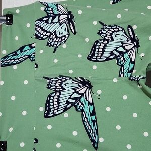 LULAROE LLR OS Butterfly On Geen Buttery Soft Legging One Size